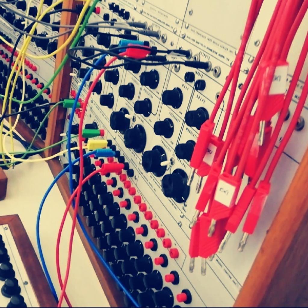 Ausschnitt des Buchla Modular Synthesizers aus dem Nachlass Ernst Kreneks