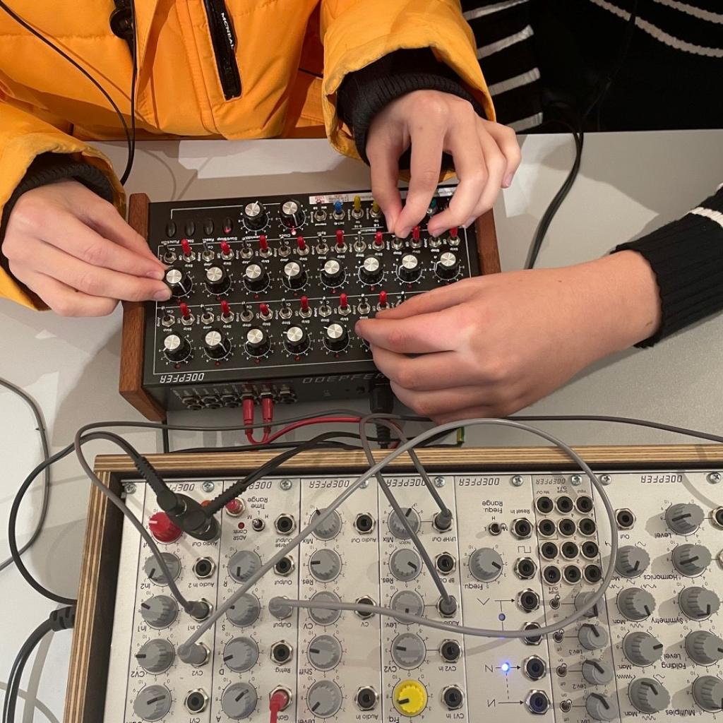 Workshop Modular Synthesizer Ensemble Salon Krenek