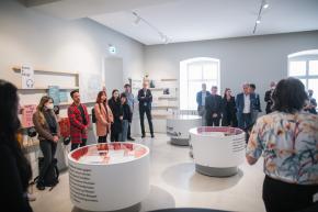 Salon Krenek Pre-Opening Krems Hauptraum Ansprache Besucher