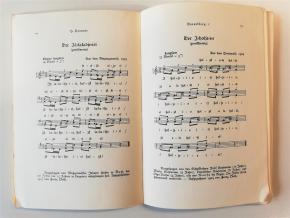 Noten mit Text. Volkslieder und Jodler aus Vorarlberg. Österreichischer Bundesverlag, 1926