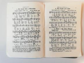 Noten mit Text. Wulfenia Blüten. Einige fünfzig Lieder und Jodler aus Kärnten. Universal Edition, 1932